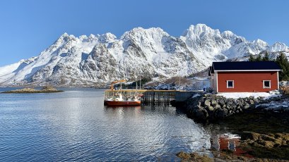 Bootssteg und Rorbuer am Austnesfjorden