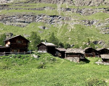 Almhütten im Wallis bei Zermatt
