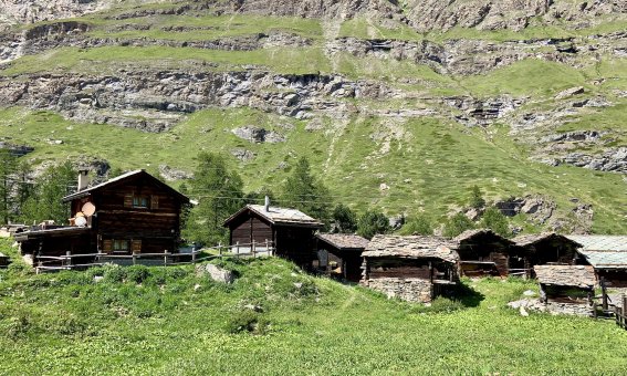 Almhütten im Wallis bei Zermatt
