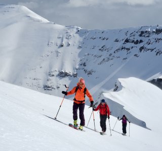 3er gruppe skifahrer aufstieg zum Vatnsendahnjukur