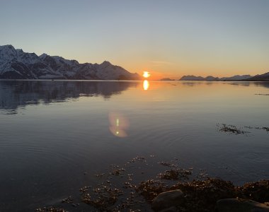 Lyngenfjord, Mitternachtssonne um Mitte Mai