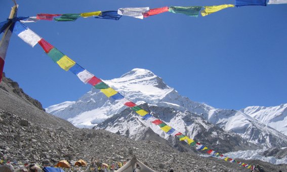 Expeditionen zum Cho Oyu, Blick vom BC zum Gopfel