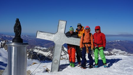 Gipfelkreuz Aneto, 4 personen
