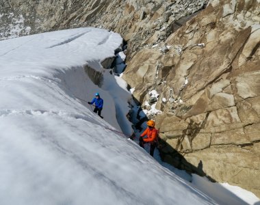hochtourenkurs-übung-rettung aus gletscherspalte