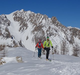 valle maira, 2 skifahrer, lerchen, schneerinne