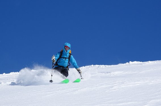 Skifahren im Pulverschnee