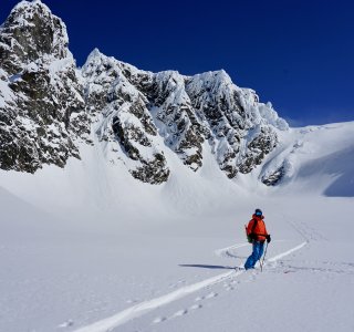 Jiehkkevarri, einsame gletscher abfahrt, corona  winter 2020