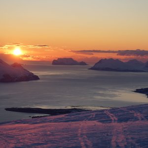 Mitternachtssonne Aussicht vom Nordmannviktinden