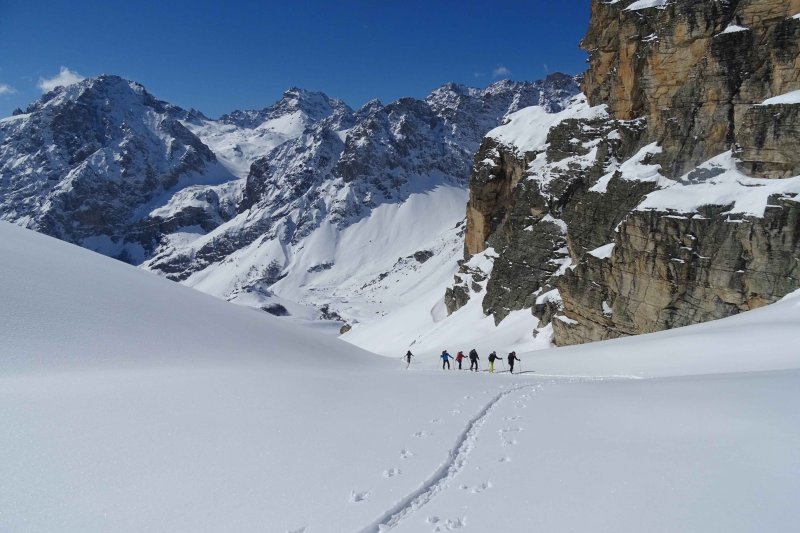 Skitouren in den Cottischen Alpen, Gruppe beim Aufstieg