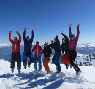 Skitouren Island Dalvik Gruppe am Gipfel