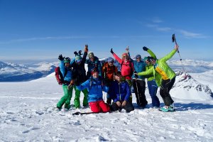 gruppe, arme hoch, gipfelbild