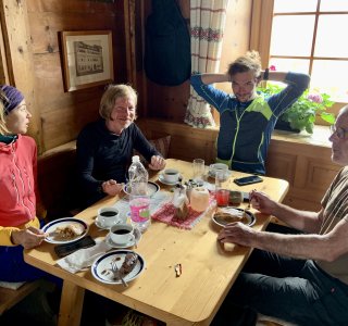 Payerhütte, Ortler, Bergsteiger, Abendessen