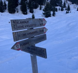 Wegweiser aus Holz,Skitouren Ratschings
