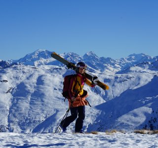 Skifahrer vor Ortlergruppe