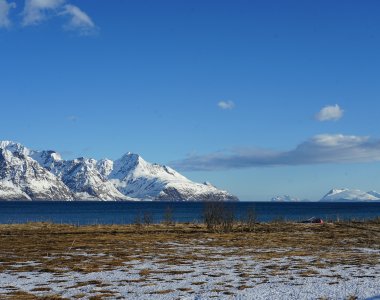 Lyngen North Blick auf Lyngen Alps u Arnøya
