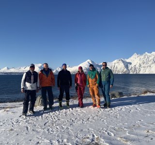 Skitouren Gruppe am Lyngenfjord