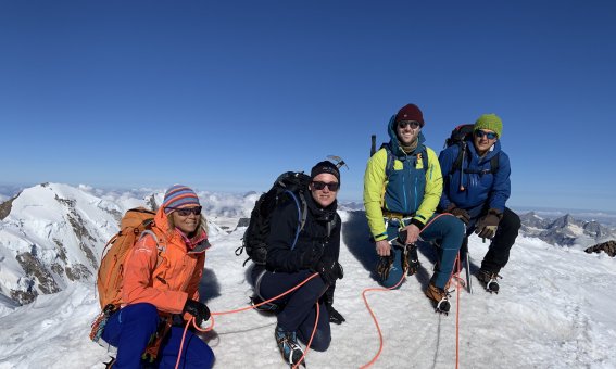 Gruppe Gipfel Zumsteinspitze