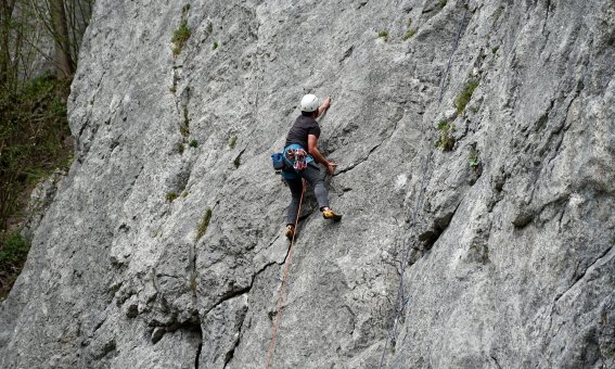 Kletterer, klettergarten, felsen, vorstieg