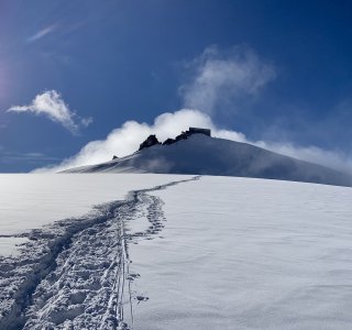 spuren im Schnee, Capanna Regina Margherita