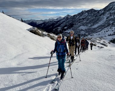 Skitourengruppe im aufstieg, woken, berge, schnee