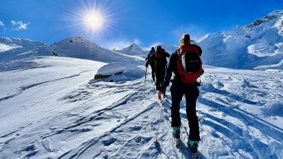 Sonn, skitourengruppe, berge, schnee, windharsch