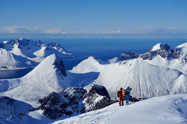 2 personen, meer, berge, himmel, schnee