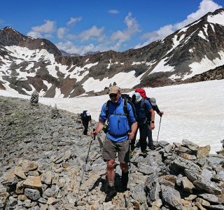 Wandergruppe, fels, schnee, panorama