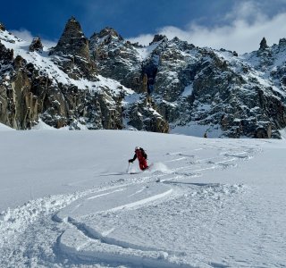 skifahrer, tiefschneehang, gletscher, skispur, felsspitzen