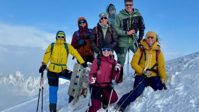 Skitourengruppe am Gipfel Segla in Senja