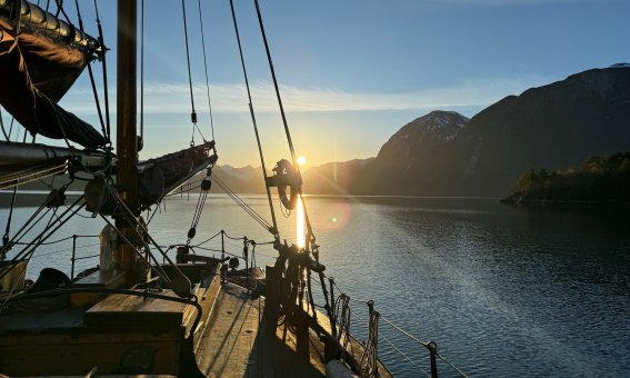 Sonneuntergang Segelschiff  Romsdalfjord Norwegen