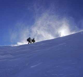 schneefahnen am gipfel, skitouren Turkey