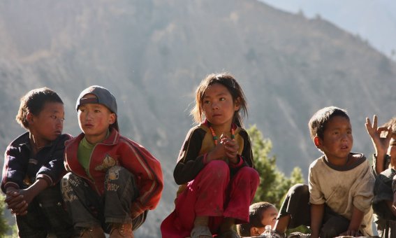 kinder in westnepal