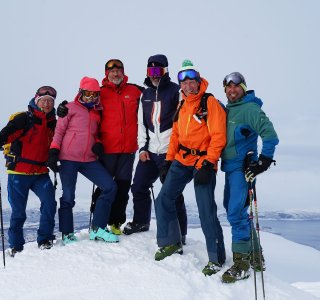 skitourengruppe, gipfelbild, tromsdaltinden