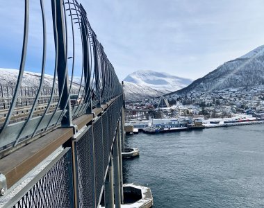 bogenbrücke und tromsdaltinden, tromsø