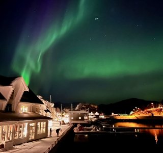 Nordlichter ueber hamn i senja