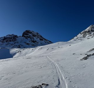 breite krone mit aufstiegsspur, silvretta