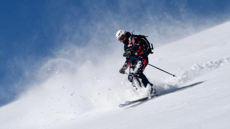 Lötschental Freeride skifahrer, powder