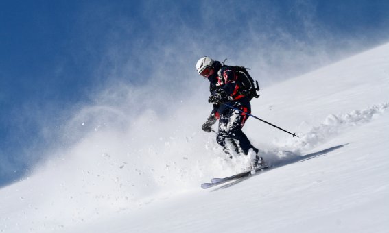 Lötschental Freeride skifahrer, powder