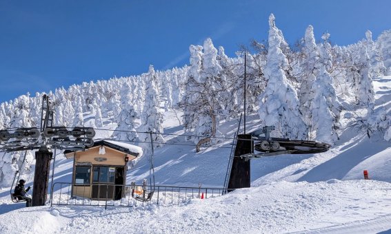 schlepplift gipfelskistation hokaido, japan