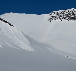 spitzbergen, ski & sail, skitourengruppe, aufstieg ingeborgfjellet
