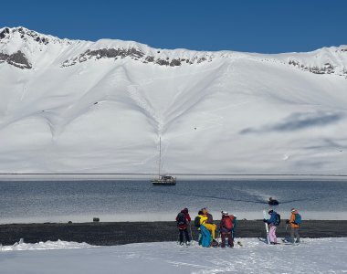 skitourengruppe spitzbergen, anlanden mit zodiac