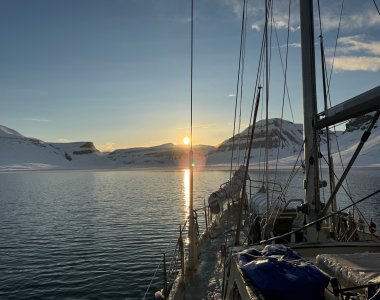 Spitzbergen, ocean b sonnen am horizont