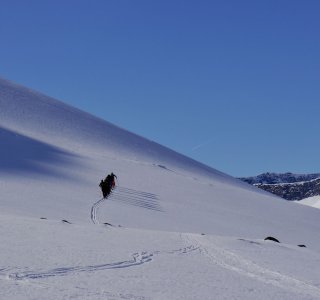 gruppe im Auftieg, skitouren narvik