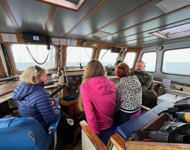Ocean B Spitzbergen, cockpit mit Crew, skipper Mat