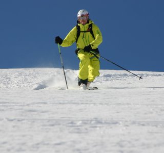 GressoneyFreeride, Telemarker, gelber Overall