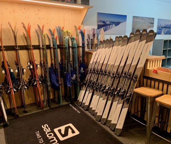 Büro Mountain Spirit, Skiverleih