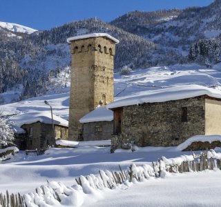 Georgien, Haus in Mestia, winter