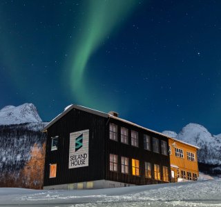 Seiland House mit nordlicht