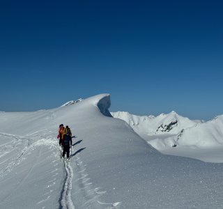 Svalbard 26 - Lowzowfjellet, Gruppe am Gipfelgrad