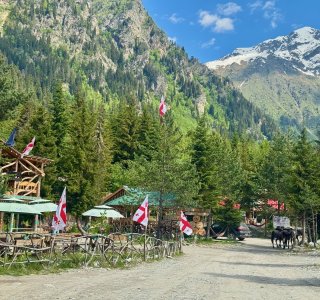 Hikers Inn, Dolra-Tal, Weg zu den wasserfällen